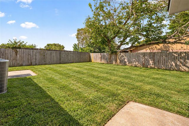 6614 Villarreal Drive, Houston, TX 77489