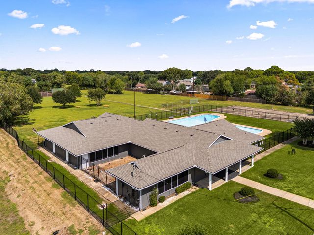 6614 Villarreal Drive, Houston, TX 77489