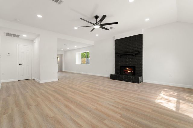 6614 Villarreal Drive, Houston, TX 77489