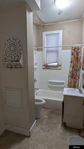 2707 S 20 Street, Omaha, NE 68108