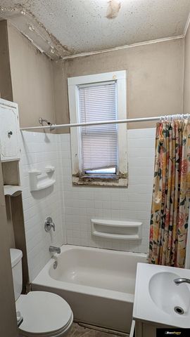 2707 S 20 Street, Omaha, NE 68108