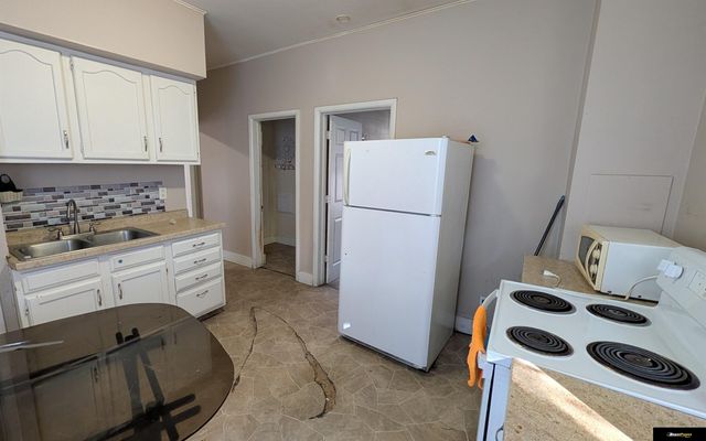 2707 S 20 Street, Omaha, NE 68108