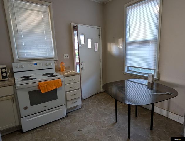 2707 S 20 Street, Omaha, NE 68108