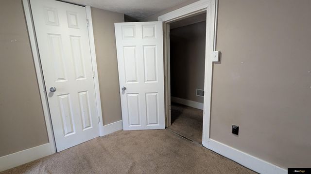 2707 S 20 Street, Omaha, NE 68108