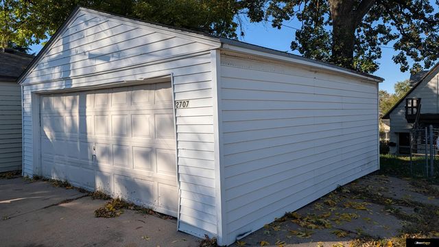 2707 S 20 Street, Omaha, NE 68108