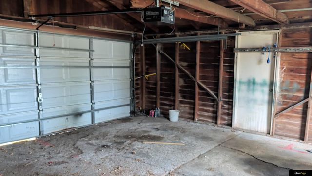 2707 S 20 Street, Omaha, NE 68108