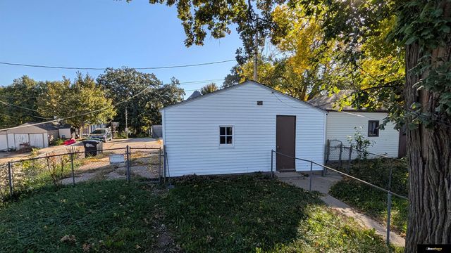 2707 S 20 Street, Omaha, NE 68108