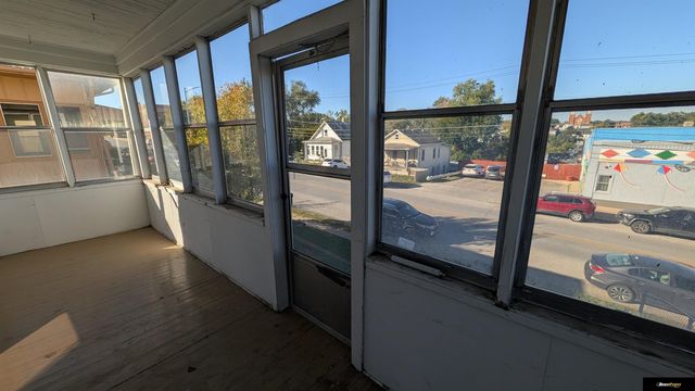 2707 S 20 Street, Omaha, NE 68108