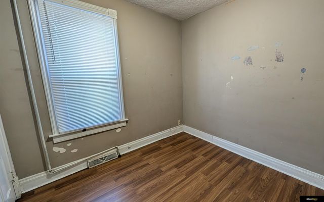 2707 S 20 Street, Omaha, NE 68108