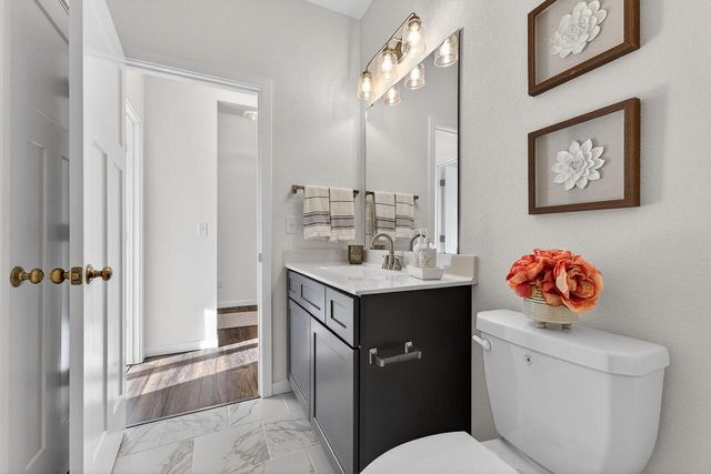 N67W25396 Vail LANE, Sussex, WI 53089