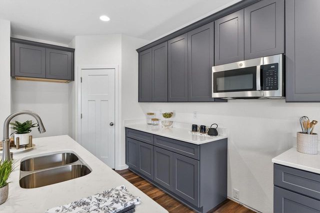 N67W25396 Vail LANE, Sussex, WI 53089