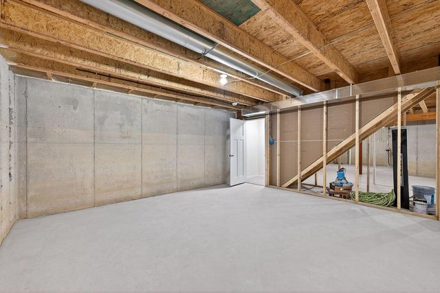 N67W25396 Vail LANE, Sussex, WI 53089