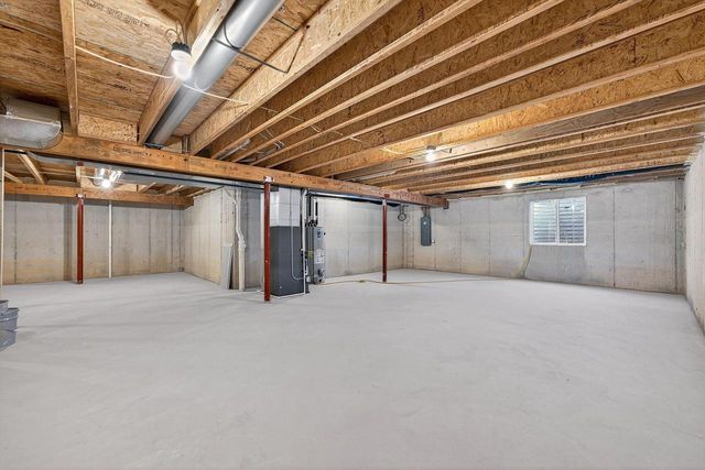 N67W25396 Vail LANE, Sussex, WI 53089