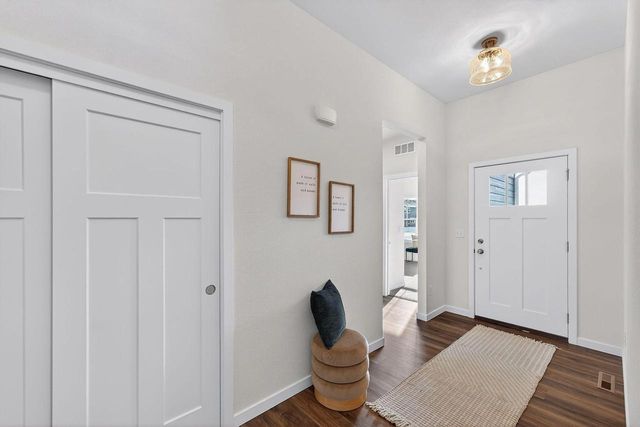 N67W25396 Vail LANE, Sussex, WI 53089