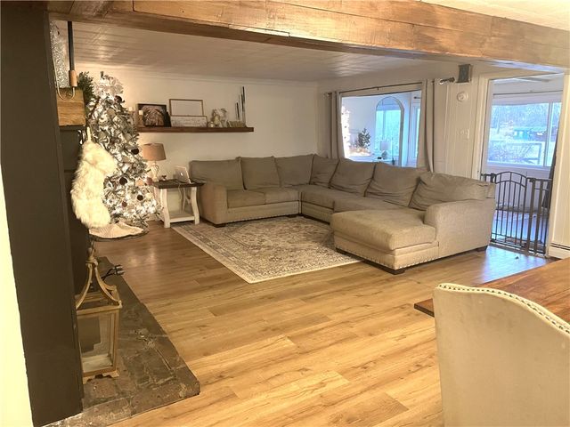 3310 State Route 31, Donegal, PA 15610