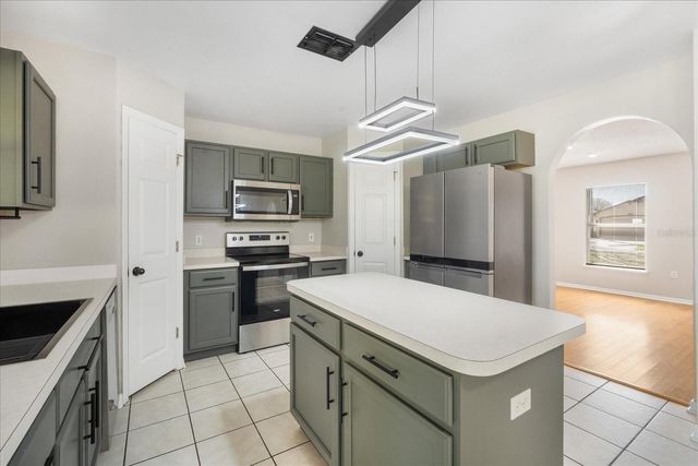 13018 WATERBOURNE DRIVE, Gibsonton, FL 33534