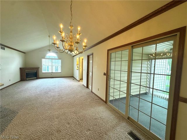 216 Village Court, Columbiana, OH 44408