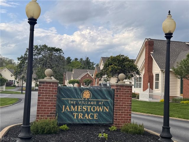 216 Village Court, Columbiana, OH 44408