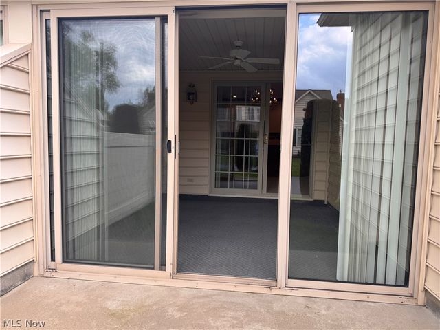 216 Village Court, Columbiana, OH 44408