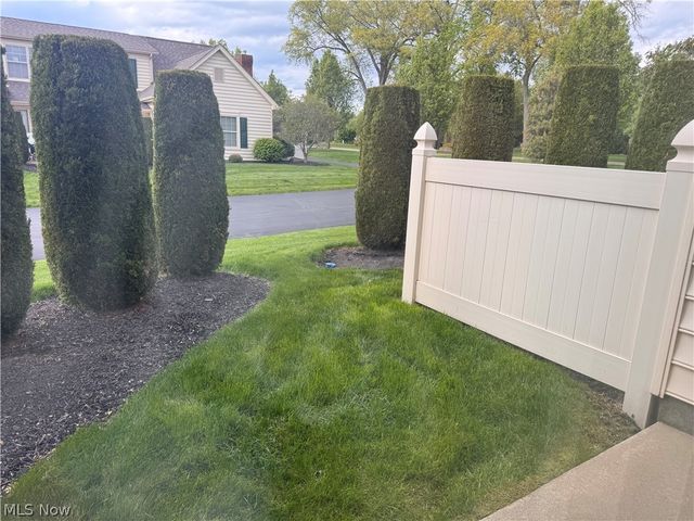 216 Village Court, Columbiana, OH 44408