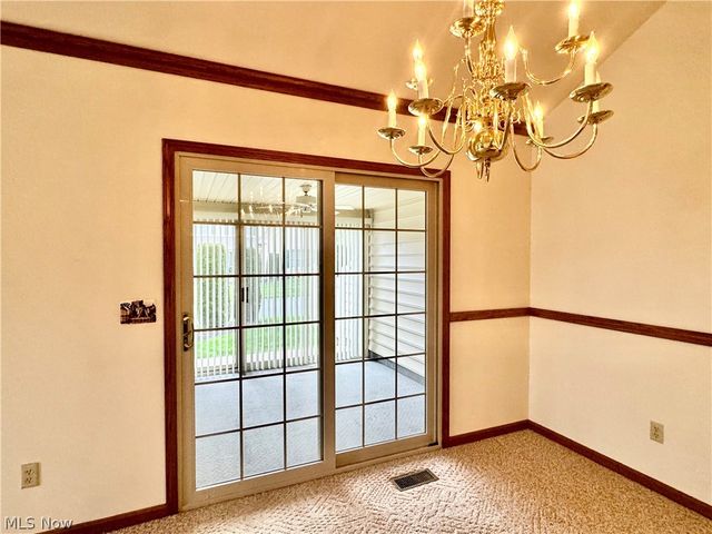 216 Village Court, Columbiana, OH 44408