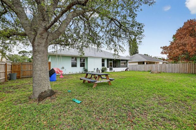 1373 SW Granville Avenue, Port St. Lucie, FL 34953