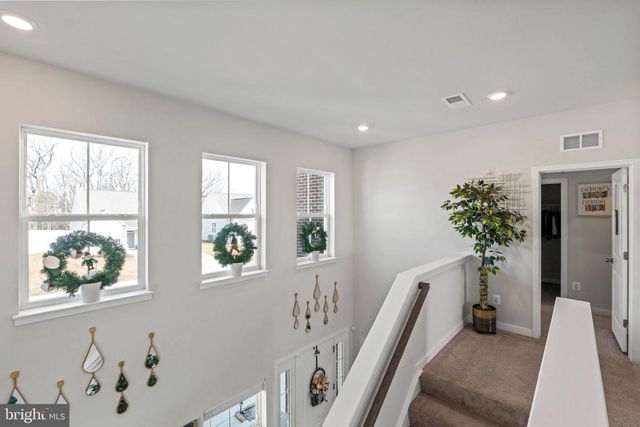 225 LEHIGH DR, Winchester, VA 22602