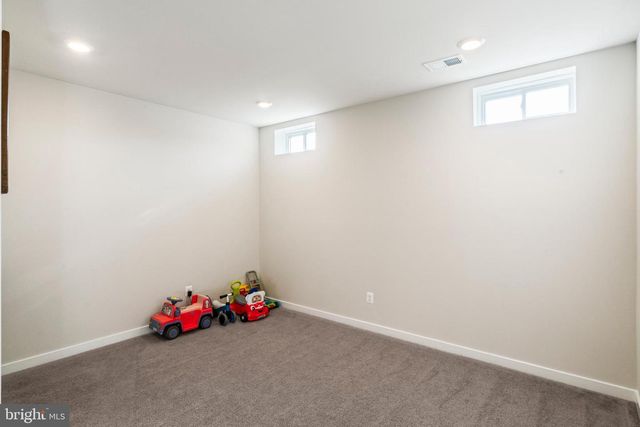 225 LEHIGH DR, Winchester, VA 22602