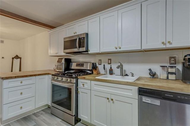 205 Woodcliff Drive 205, Sandy Springs, GA 30350