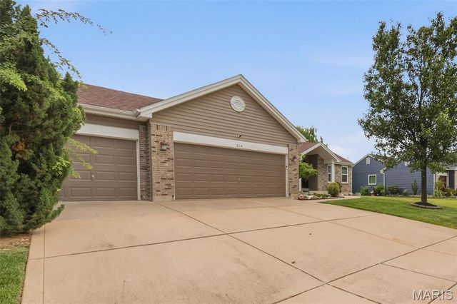 214 Charging Bear Drive, Wentzville, MO 63385
