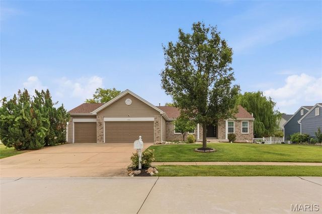 214 Charging Bear Drive, Wentzville, MO 63385