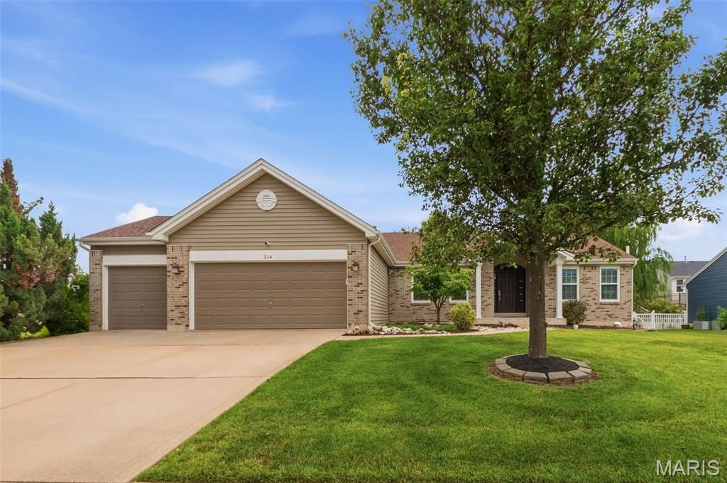 214 Charging Bear Drive, Wentzville, MO 63385