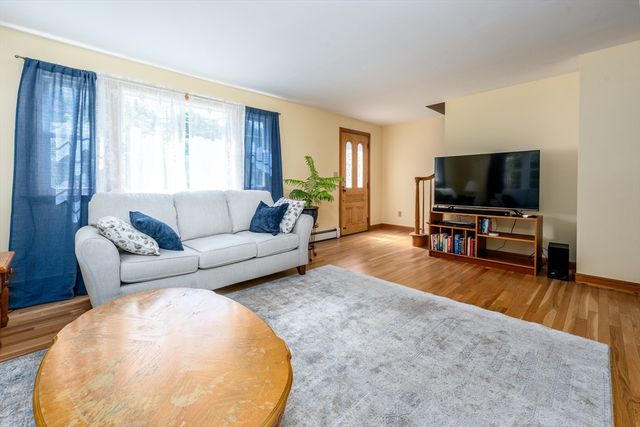 251 Phinneys Lane, Barnstable, MA 02632