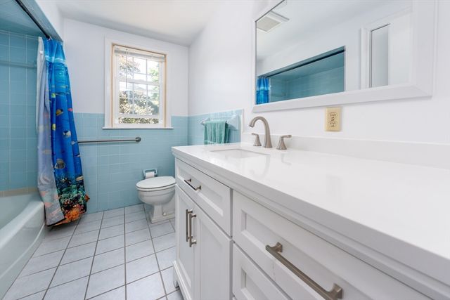 251 Phinneys Lane, Barnstable, MA 02632