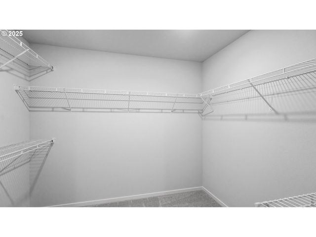 2403 Sawtelle Dr, Woodburn, OR 97071