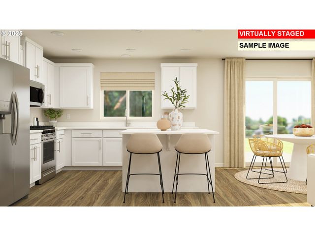 2403 Sawtelle Dr, Woodburn, OR 97071