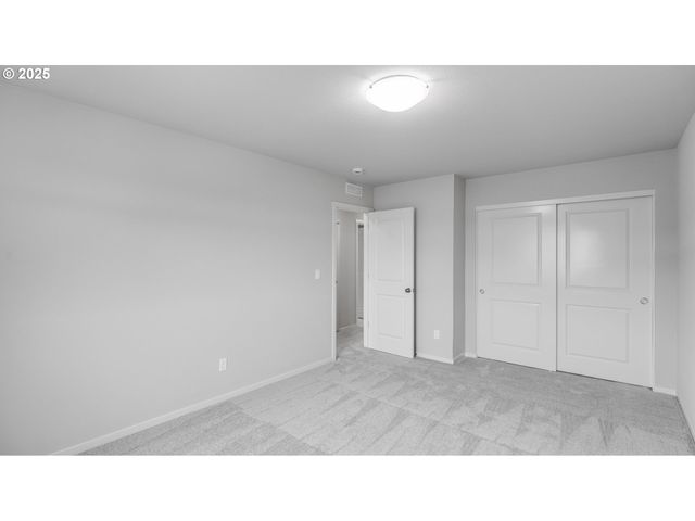 2403 Sawtelle Dr, Woodburn, OR 97071