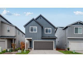 2403 Sawtelle Dr, Woodburn, OR 97071