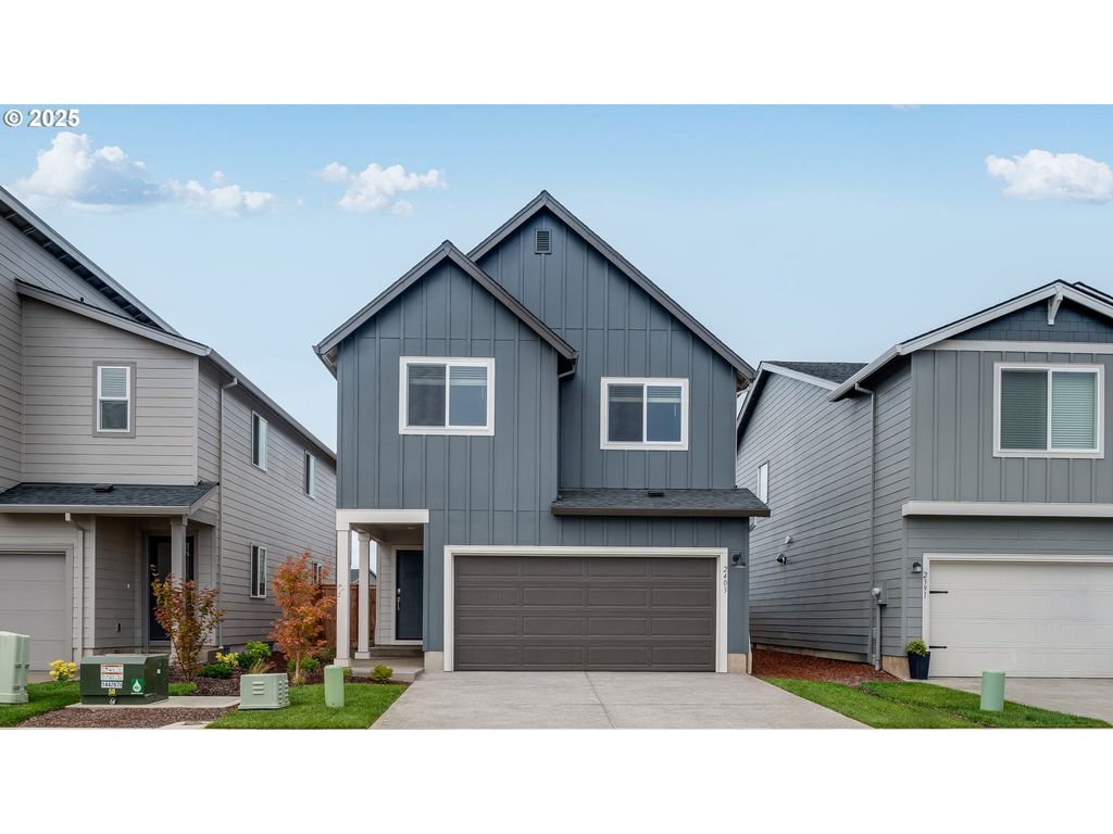 2403 Sawtelle Dr, Woodburn, OR 97071