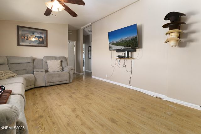 222 Julie Way, Dayton, NV 89403