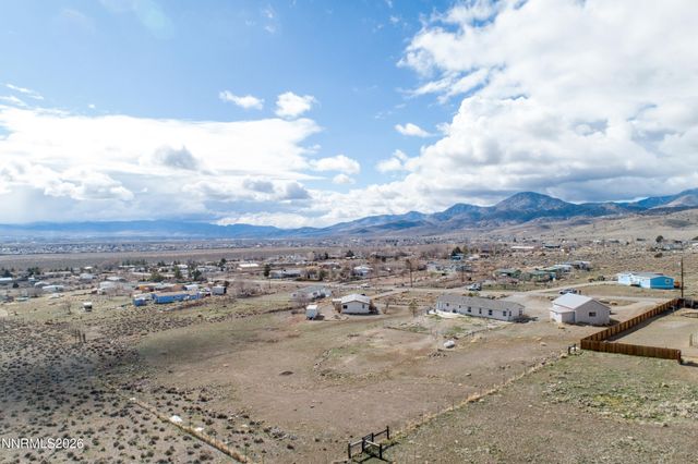 222 Julie Way, Dayton, NV 89403