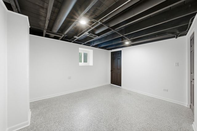 9526 S Claremont Avenue, Chicago, IL 60643