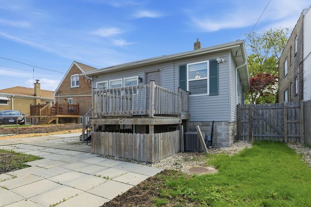 9526 S Claremont Avenue, Chicago, IL 60643