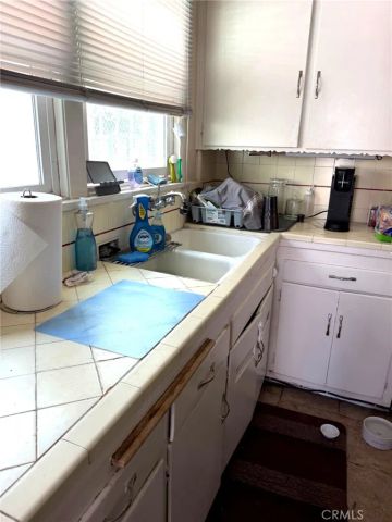 3050 11th, Los Angeles, CA 90018