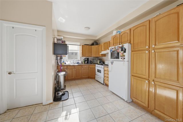 14956 14th Avenue, Whitestone, NY 11357