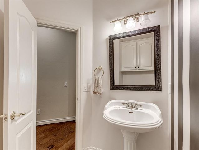 1501 Inwood Circle, Edmond, OK 73013