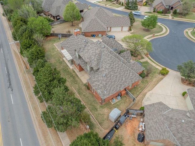 1501 Inwood Circle, Edmond, OK 73013