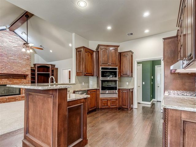 1501 Inwood Circle, Edmond, OK 73013