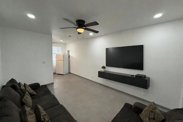 325 S Swinton Avenue, Delray Beach, FL 33444