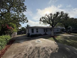 325 S Swinton Avenue, Delray Beach, FL 33444